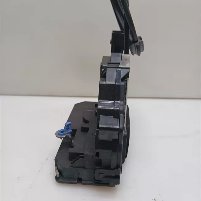 Serratura chiusura centralizzata porta anteriore destra