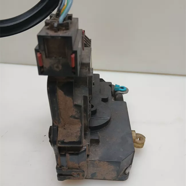 Serratura chiusura centralizzata porta anteriore destra