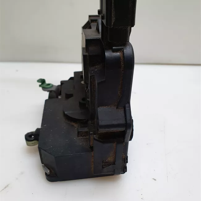 Serratura chiusura centralizzata porta anteriore sinistra