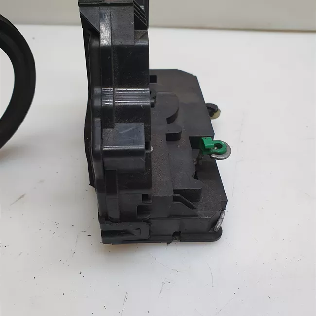 Serratura chiusura centralizzata porta anteriore sinistra