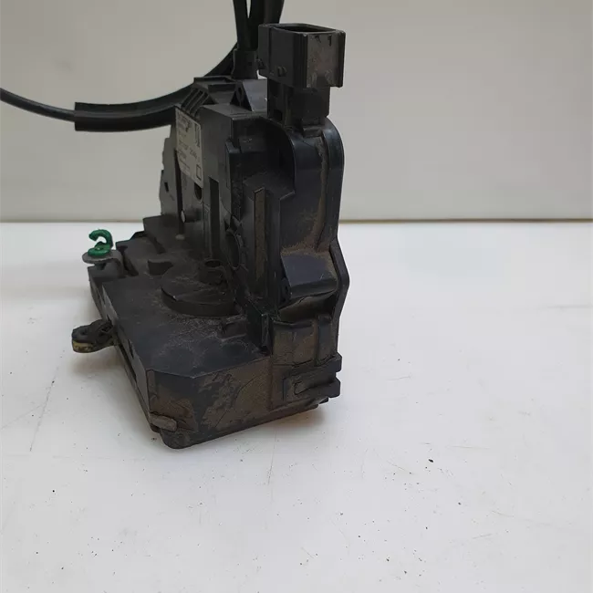 Serratura chiusura centralizzata porta anteriore sinistra