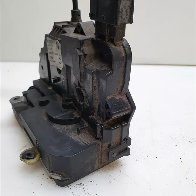 Serratura chiusura centralizzata porta anteriore sinistra