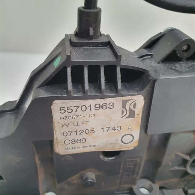 Serratura chiusura centralizzata porta anteriore sinistra