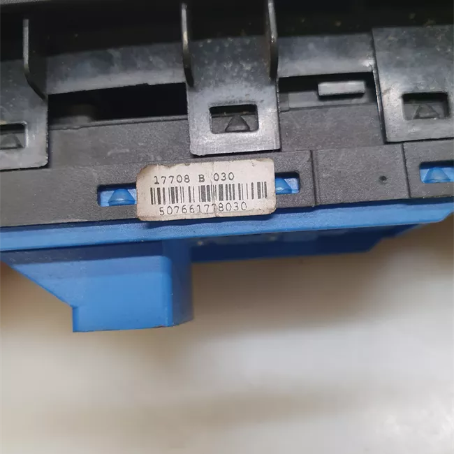 Blocco comandi alzacristalli e retrovisori esterno sinistro