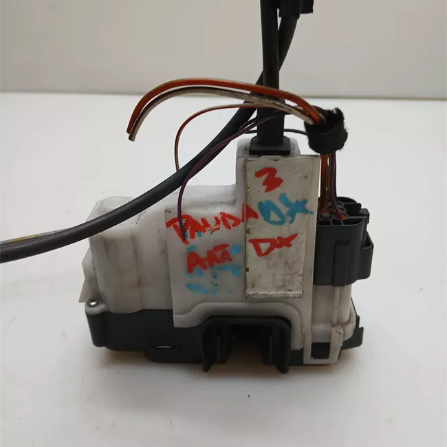 Serratura porta anteriore destra senza telecomando