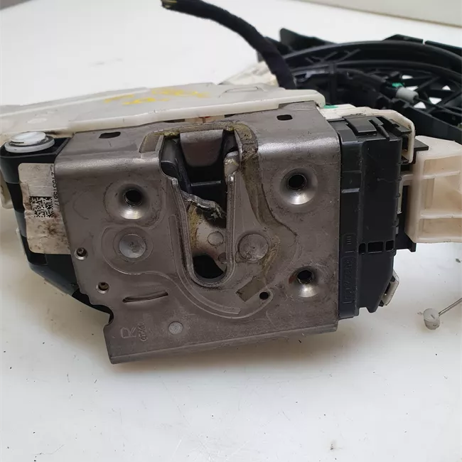 Serratura porta posteriore destra