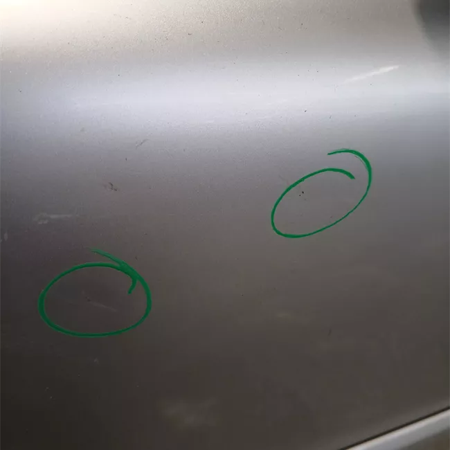 Porta anteriore destra