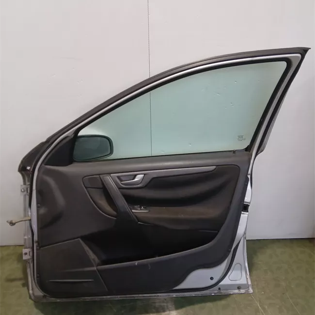 Porta anteriore destra