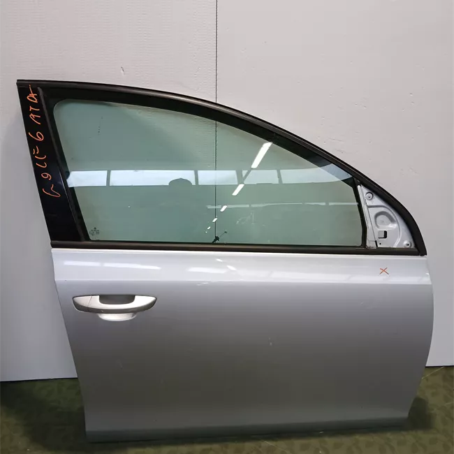 Porta anteriore destra