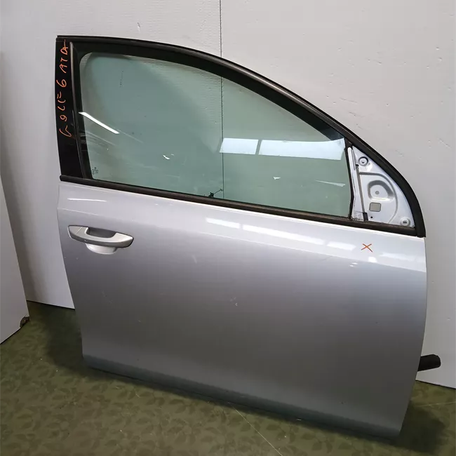 Porta anteriore destra