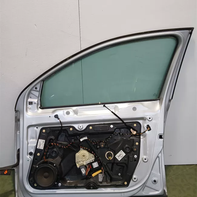 Porta anteriore destra