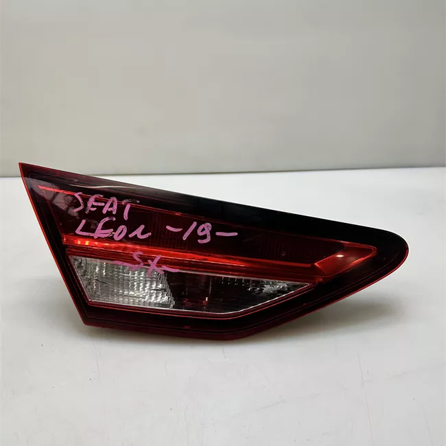 Fanale posteriore parte interno sinistro Led, con retronebbia