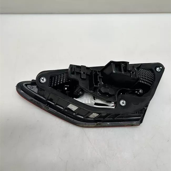 Fanale posteriore parte interno sinistro Led, con retronebbia