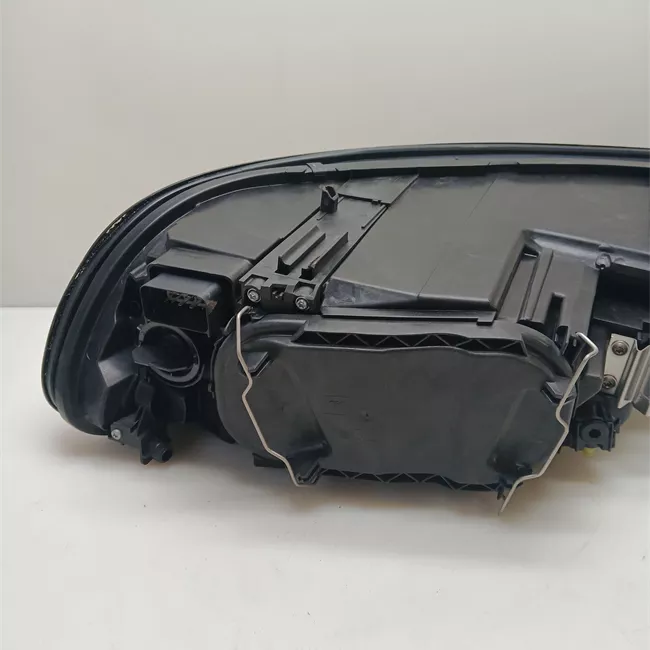 Proiettore destro Xenon