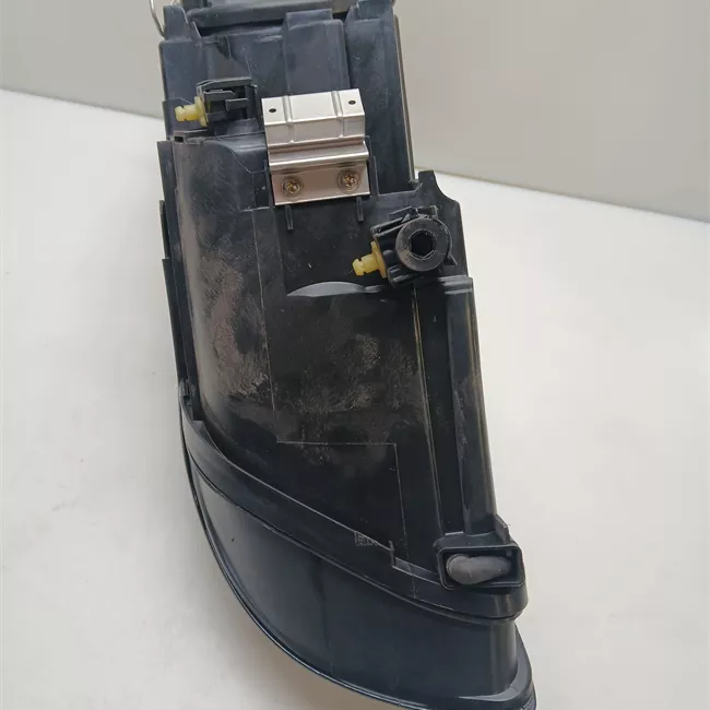 Proiettore destro Xenon