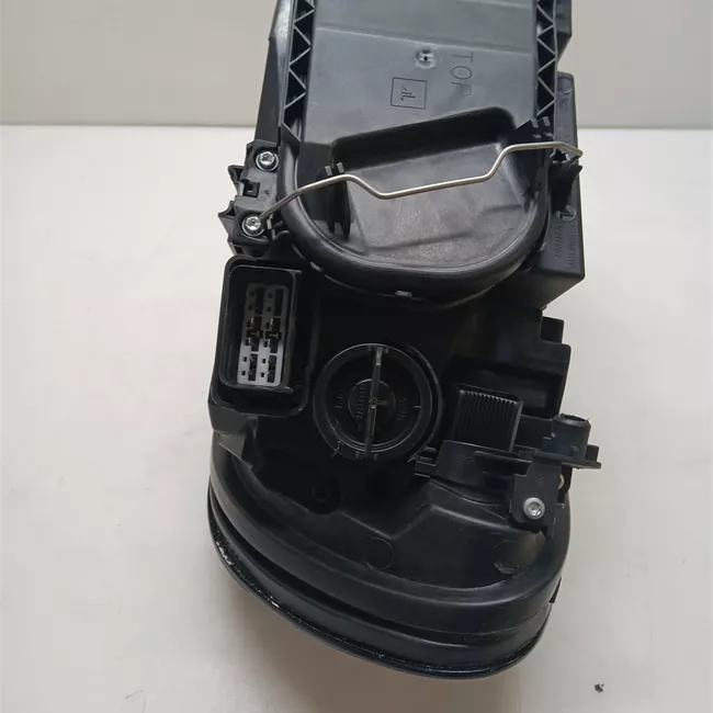 Proiettore destro Xenon