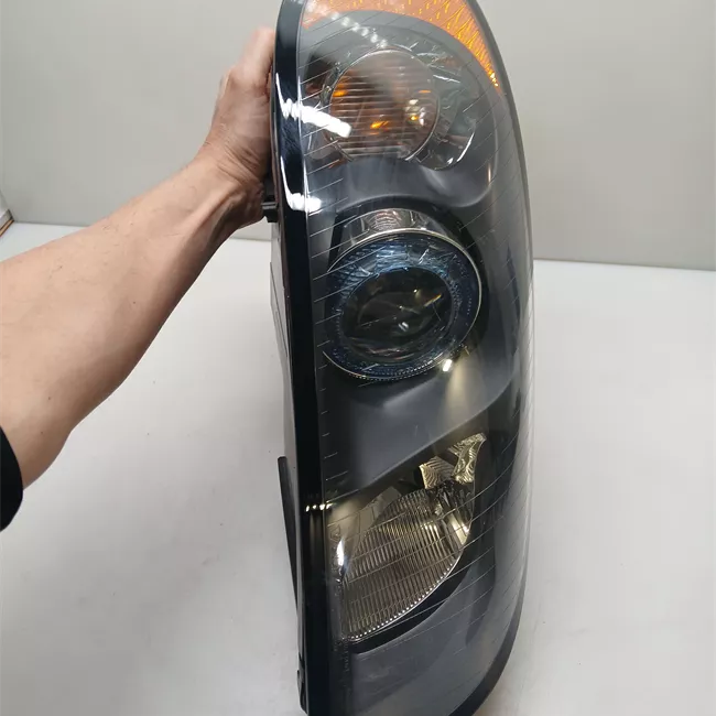 Proiettore destro Xenon