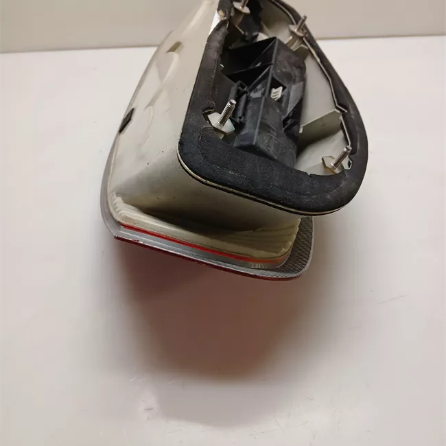 Fanale posteriore sinistro