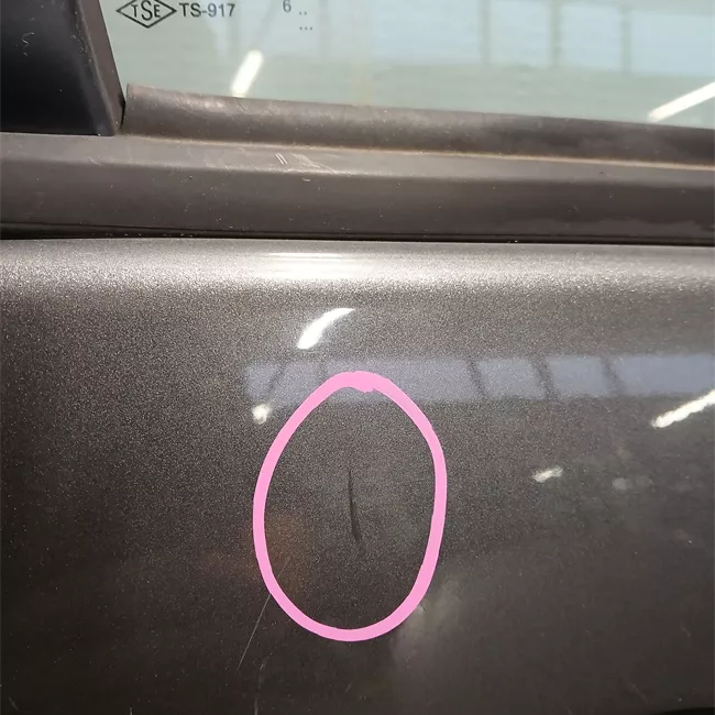 Porta anteriore destra