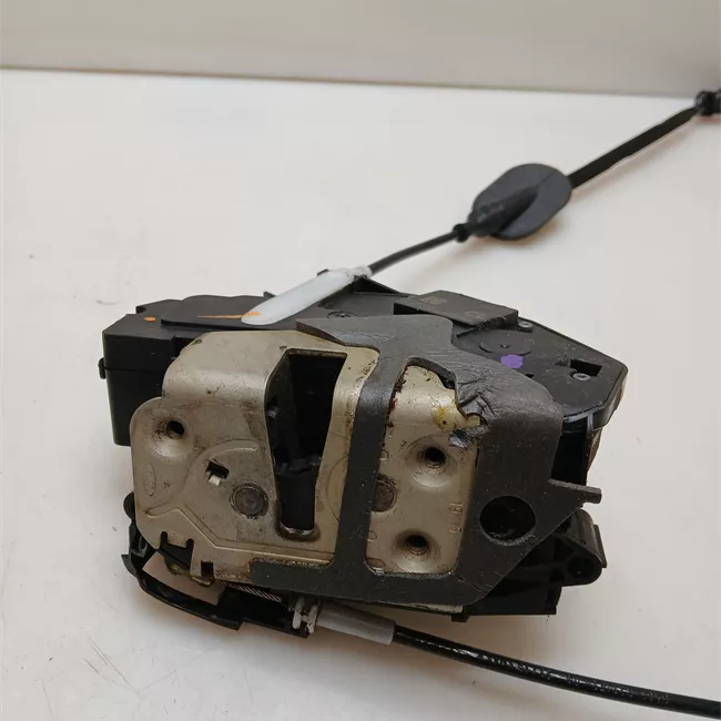 Serratura porta anteriore destra