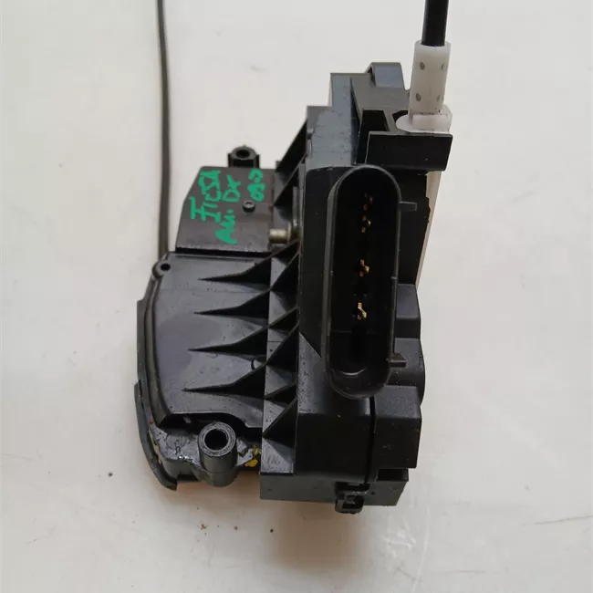 Serratura porta anteriore destra