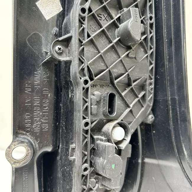 Fanale posteriore sinistro