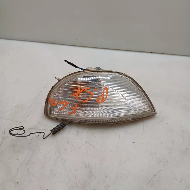 Fanalino laterale sinistro