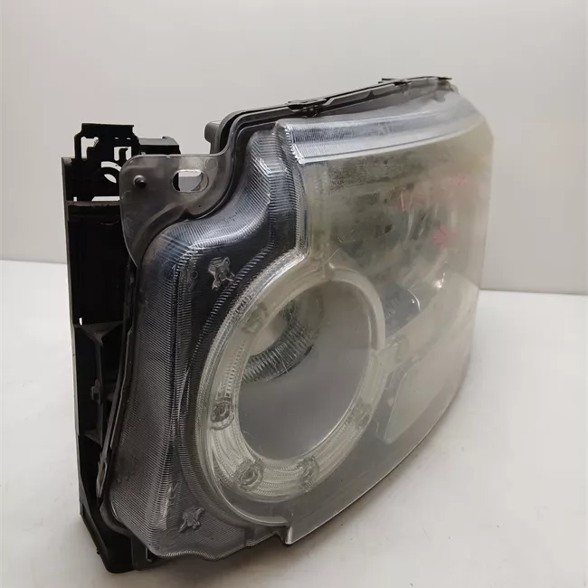 Proiettore sinistro con regolazione manuale