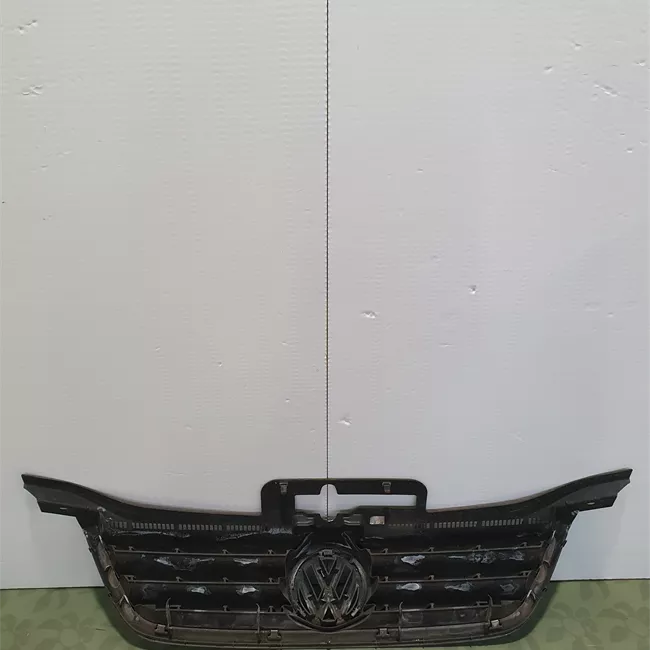 Griglia con modanatura cromata bluemotion