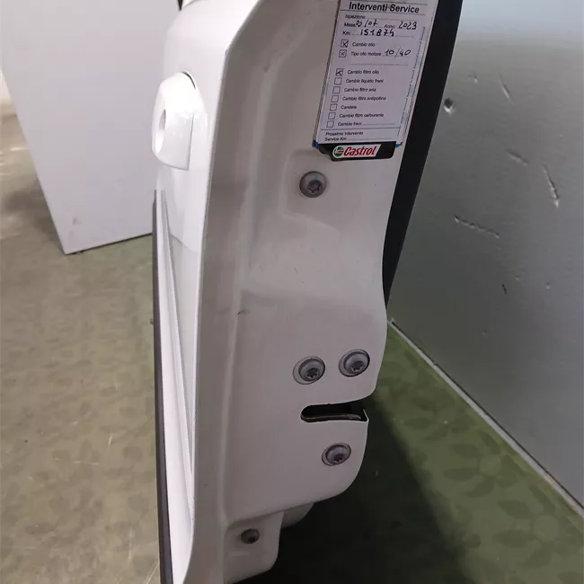 Porta anteriore sinistra