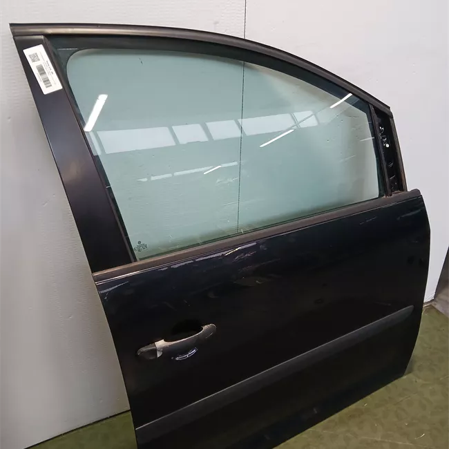 Porta anteriore destra