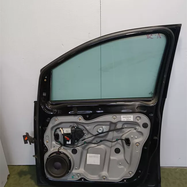 Porta anteriore destra