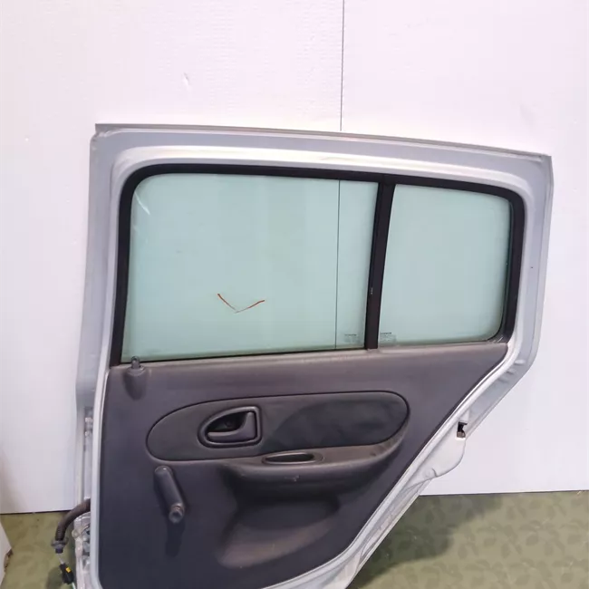 Porta posteriore destra