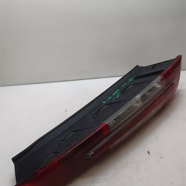 Fanale posteriore sinistro