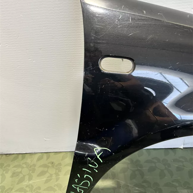 Parafango anteriore destro