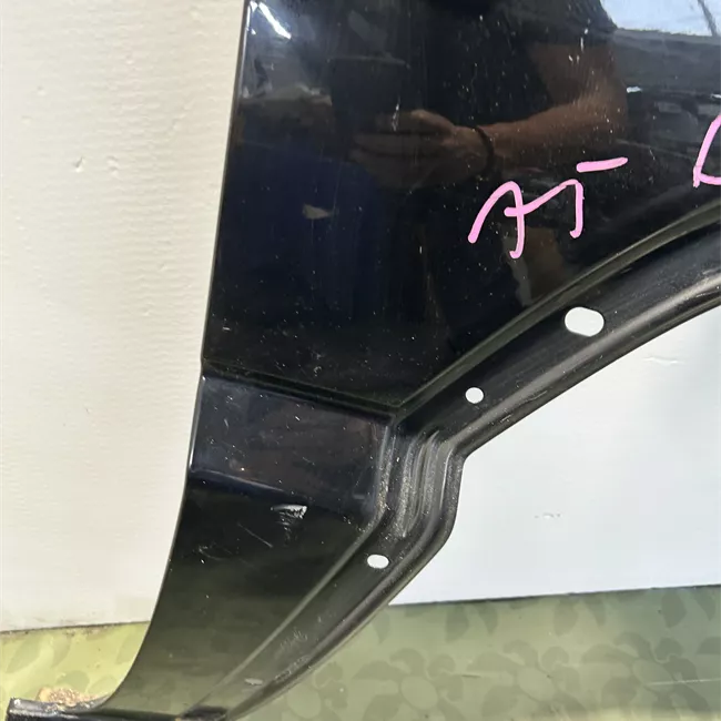 Parafango anteriore destro