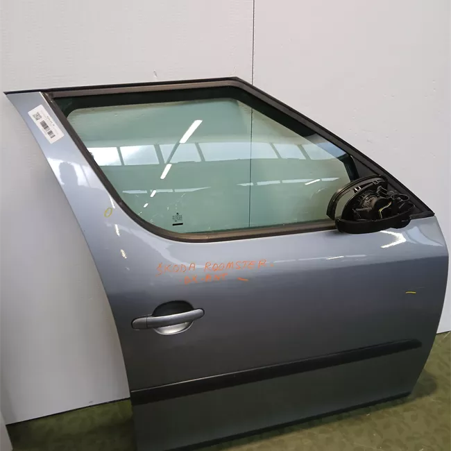 Porta anteriore destra