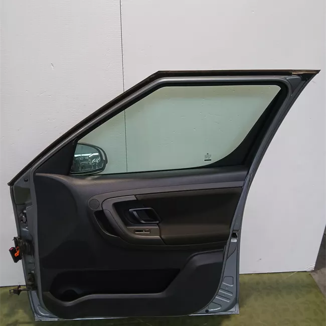 Porta anteriore destra