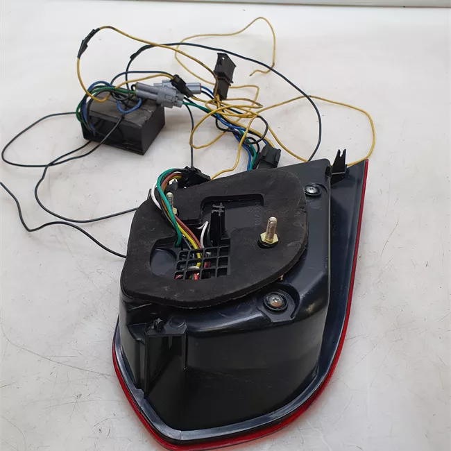 Fanale posteriore parte interno destro Led/oscurato