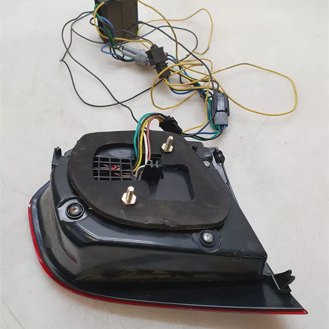 Fanale posteriore parte interno destro Led/oscurato