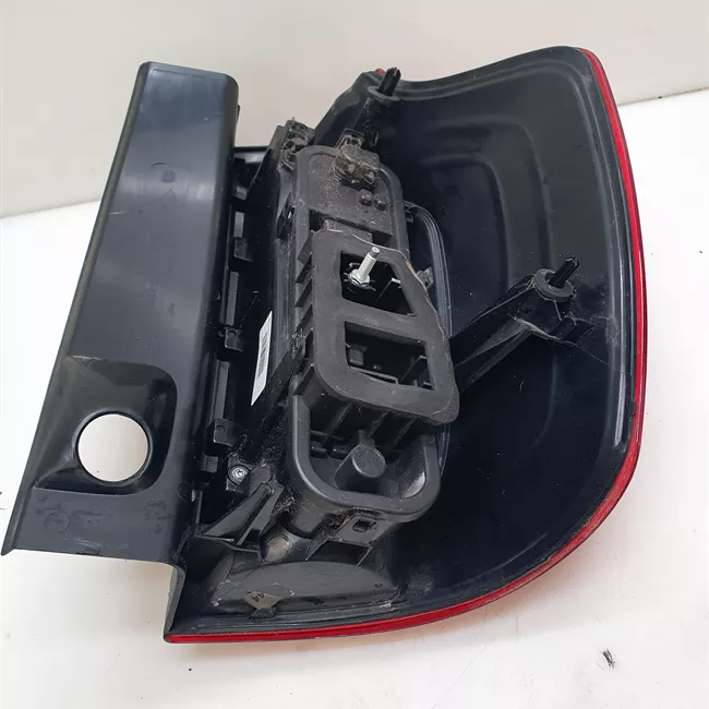 Fanale posteriore sinistro