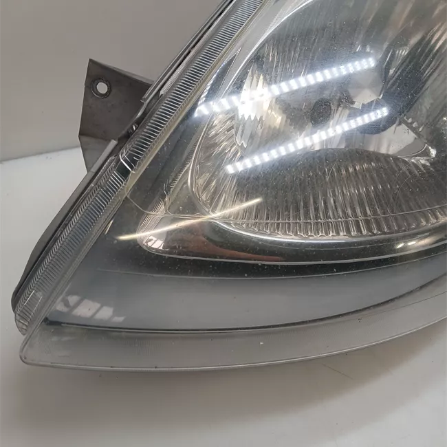 Proiettore sinistro t.6V699999<