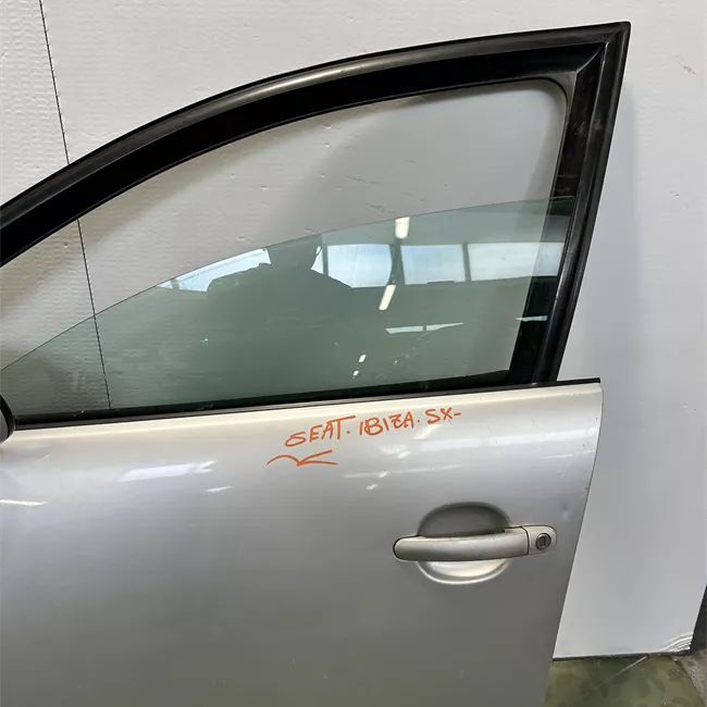 Porta anteriore sinistra
