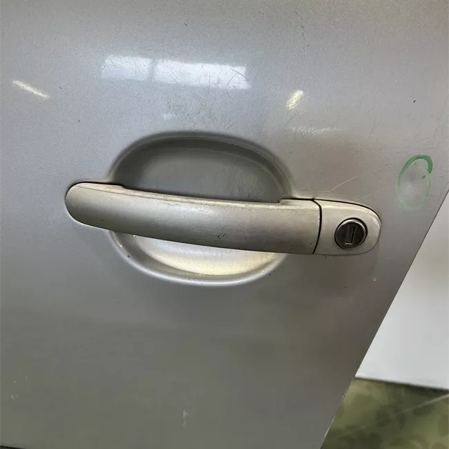 Porta anteriore sinistra
