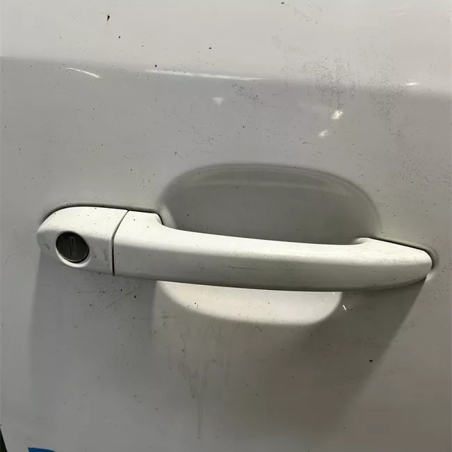 Porta anteriore destra