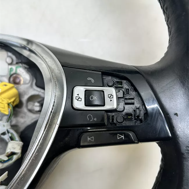 Volante Pelle multifunzione con regolazione velocità nero