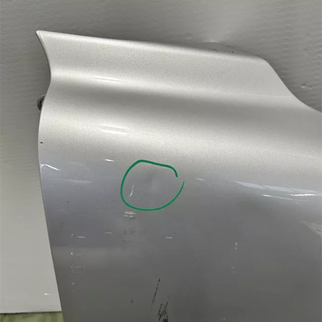 Parafango anteriore destro