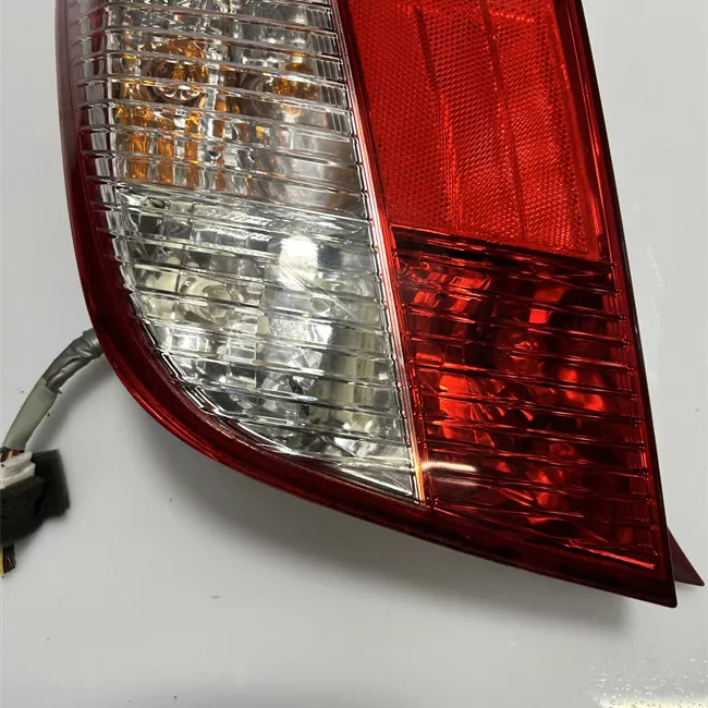 Fanale posteriore sinistro