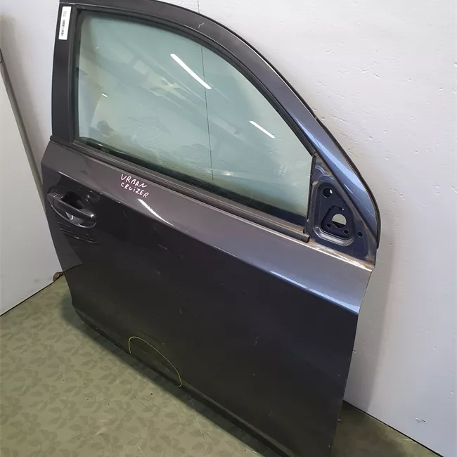 Porta anteriore destra