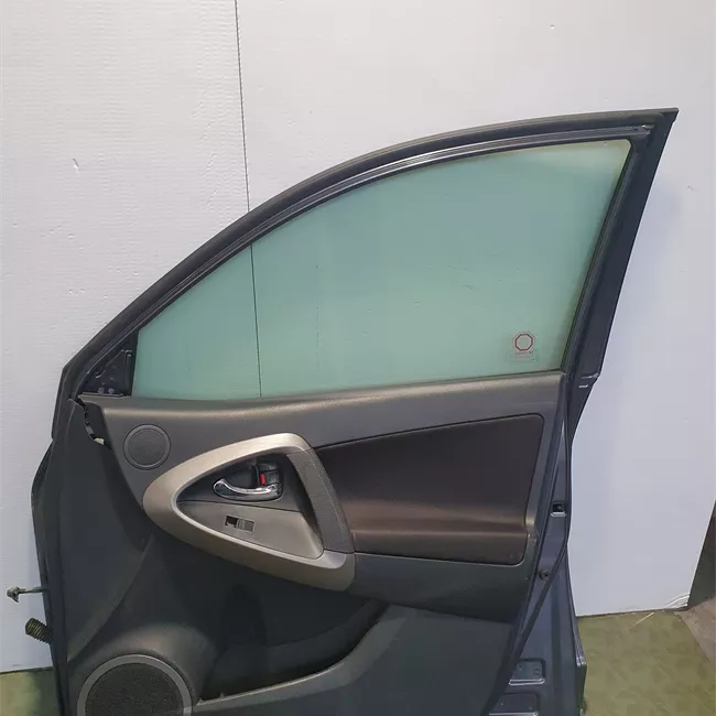 Porta anteriore destra